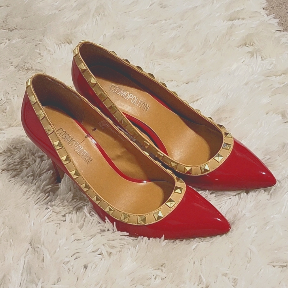 Red cosmopolitan heels
